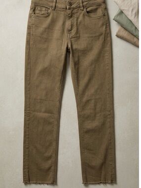 Geisha Premium European  Size 30 NWOT Olive Green Slim Fit Raw Hem